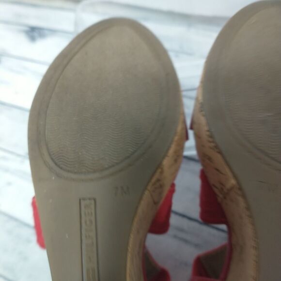 Tommy Hilfiger Women's. SZ 7M Cork Red Wedge Heels . Condition is Pre-owned - Picture 11 of 12